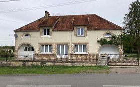 Lac De Lumiere. Relax With Rural Lakeside Living
