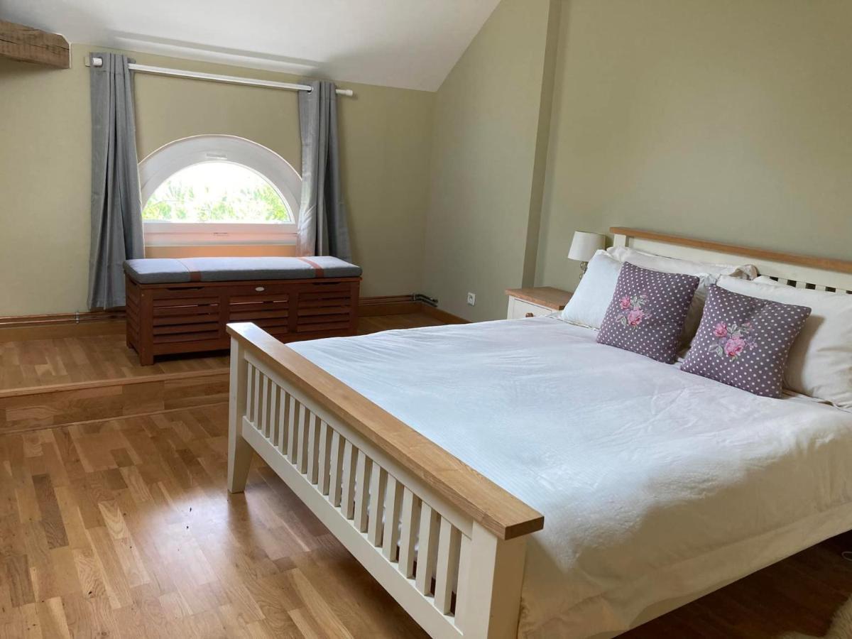 Lac De Lumiere. Relax With Rural Lakeside Living Herry Extérieur photo