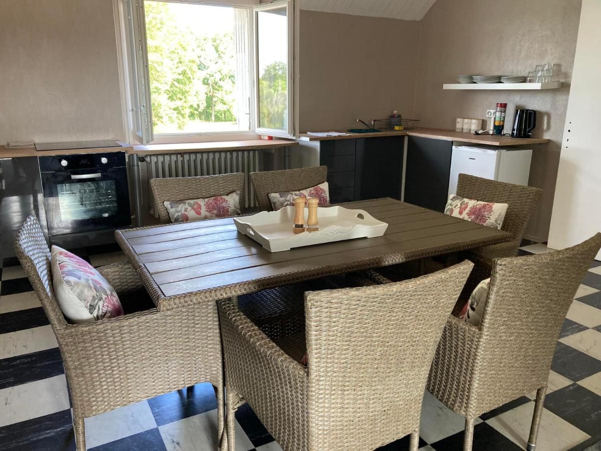 Lac De Lumiere. Relax With Rural Lakeside Living Herry Extérieur photo