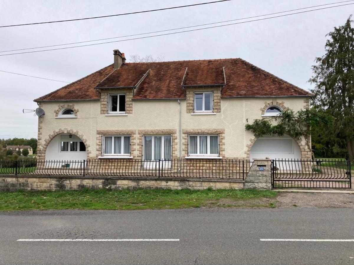 Lac De Lumiere. Relax With Rural Lakeside Living Herry Extérieur photo